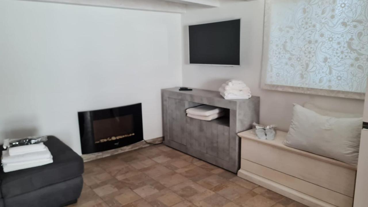 Apartamento Dependance Oscar Carrozziere Fonte Ciane Exterior foto